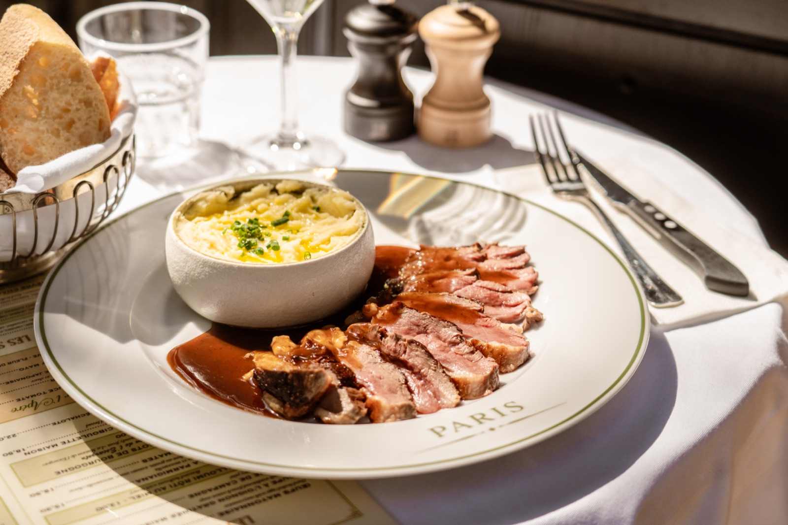 Viande rôtie et purée des Canoux